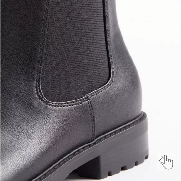 Torrid Black Faux Leather Chelsea Ankle Rounded Toe Bootie Size 9WW NEW - Picture 5 of 5